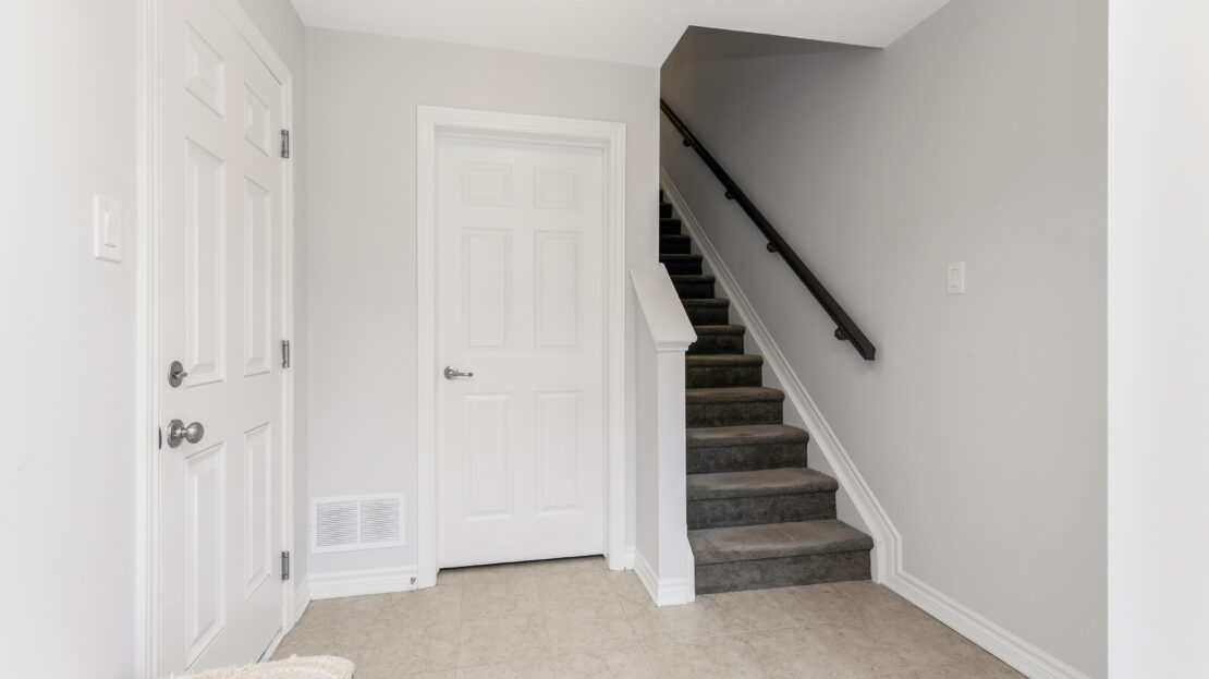 Sale Townhome in Stittsville