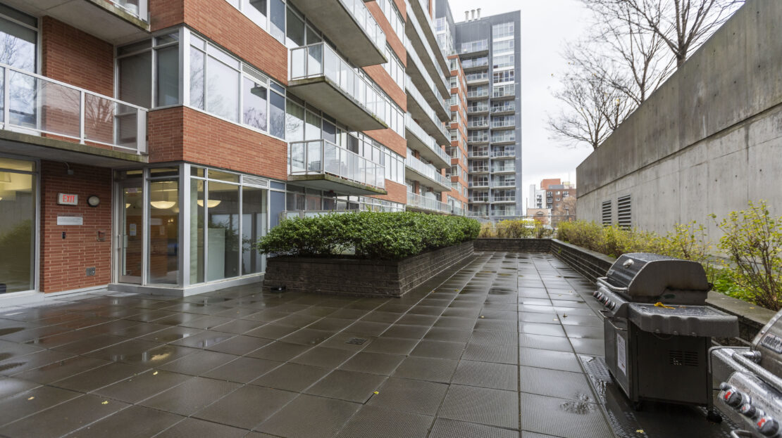 Living area in downtown Ottawa condo